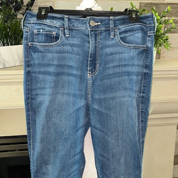 Hollister Curvy High Rise Super Skinny Distressed Frayed Hem Jeans Size 9R Jr - Picture 2 of 9